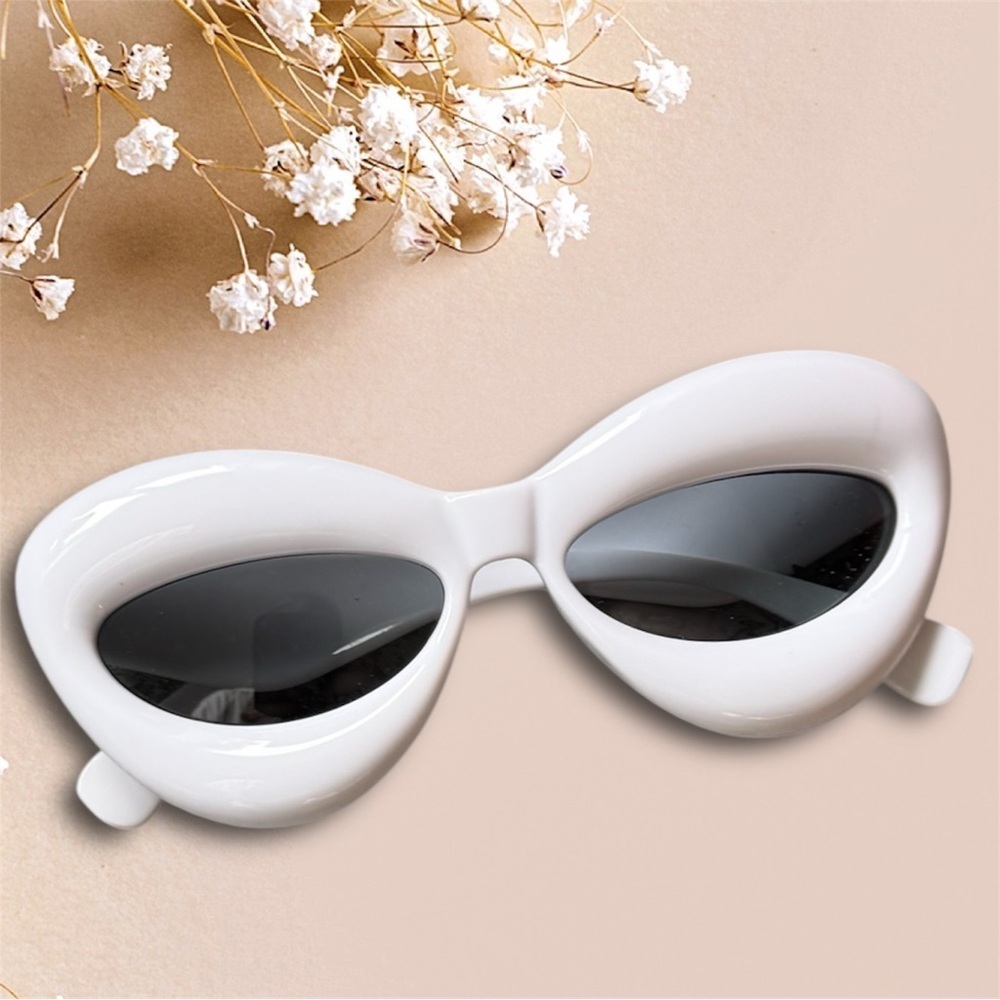 2 for $30 🆕Chic White Cat Eye Sunglasses
